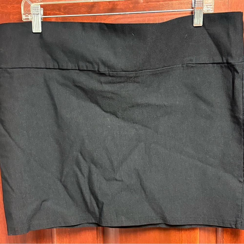 NWOT DEB 2X BLACK MINI SKIRT